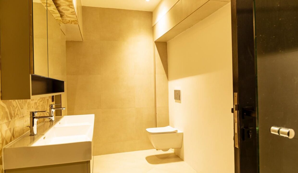 WhatsApp Image 2025-11-14 at 12.08.26 (1)