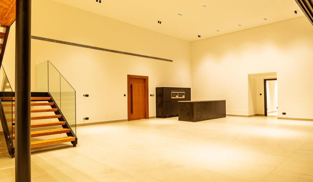 WhatsApp Image 2025-11-14 at 12.08.26 (4)