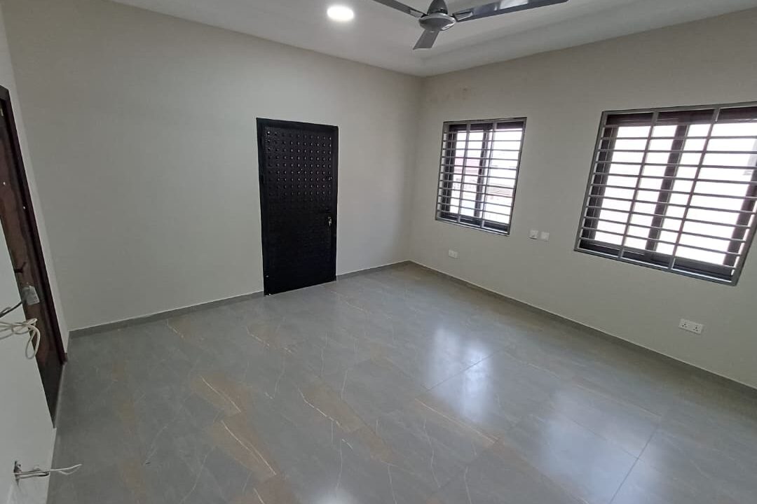 WhatsApp Image 2025-12-04 at 16.45.25