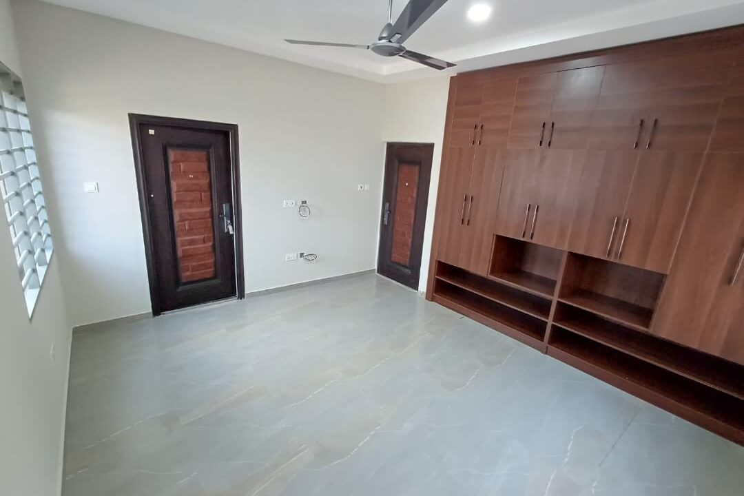 WhatsApp Image 2025-12-04 at 16.45.29