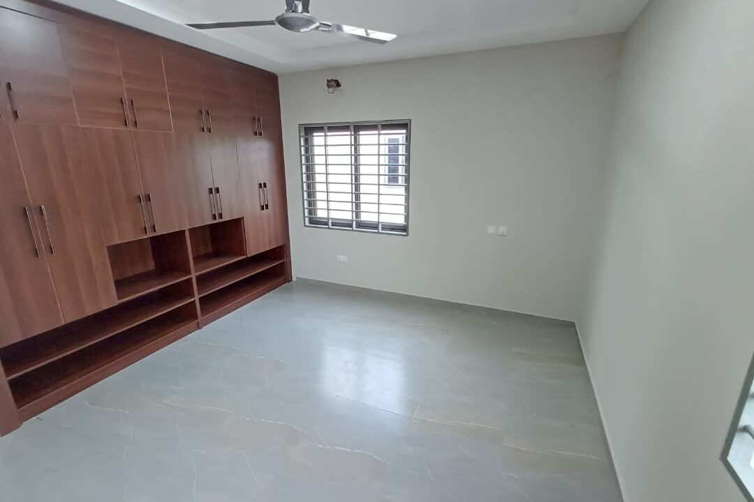 WhatsApp Image 2025-12-04 at 16.45.34