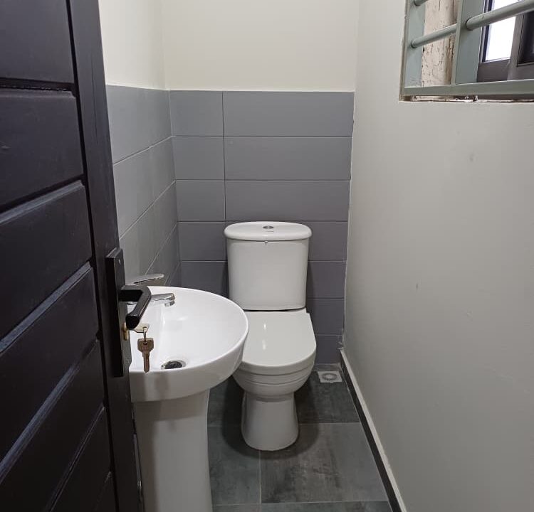 WhatsApp Image 2025-12-04 at 16.45.42