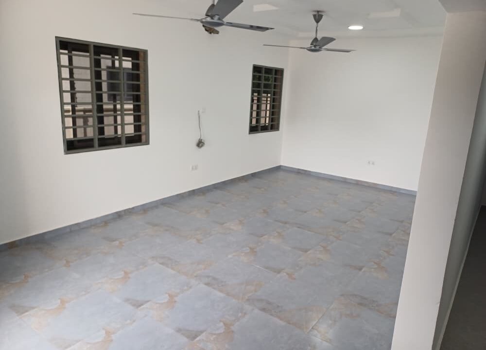 WhatsApp Image 2025-12-04 at 16.46.34