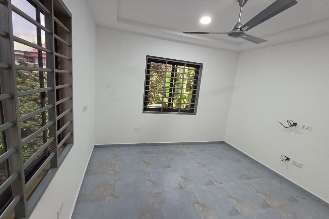 WhatsApp Image 2025-12-04 at 16.46.43