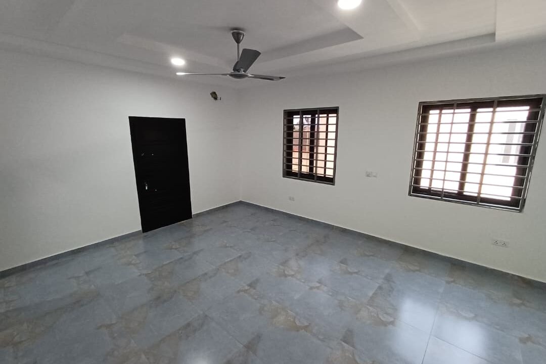 WhatsApp Image 2025-12-04 at 16.46.51