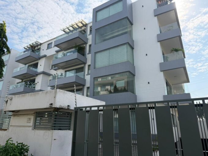 3 bedroom apartment for rent at Labone
